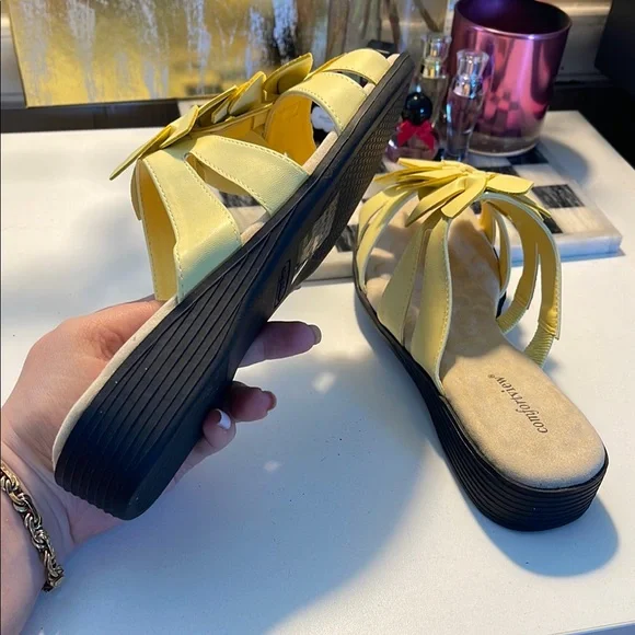 Butter Yellow Leather Sandals with Floral Design - Picture 14 of 16